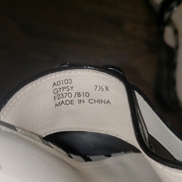 New Coach Gypsy Optic C Platform Thong Sandal - Picture 8 of 12